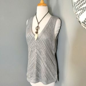 White House Black Market NWT Sleeveless Sweater M